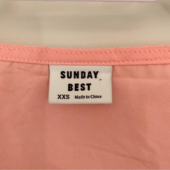 Aritzia Sunday Best Jinx Blouse Guava Pink Size
XXS Feminine Flowy Cropped - Picture 6 of 16